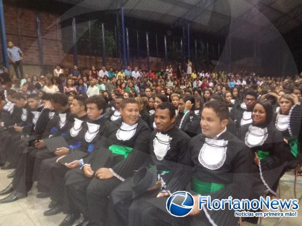 CEEP de Floriano forma oito turmas de cursos t&eacute;cnicos profissionalizantes.(Imagem:FlorianoNews)