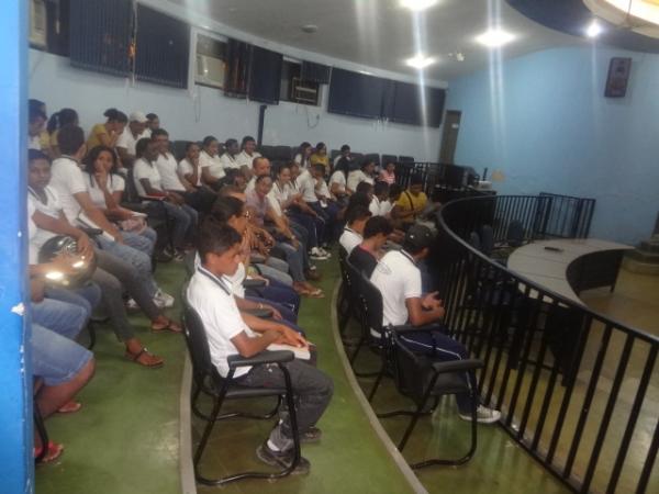 Alunos da Unidade Escolar Mirtes Demes. (Imagem:FlorianoNews)