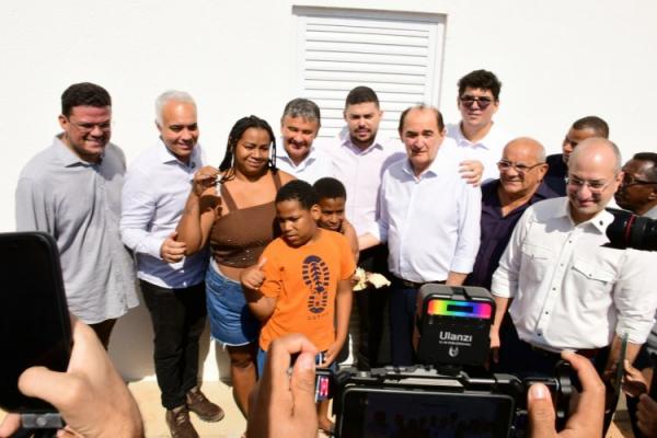 Prefeitura de Floriano entrega 72 casas no Residencial Cajueiro II e anuncia mais 150 unidades(Imagem:Secom)
