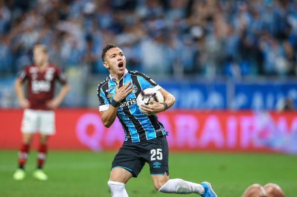 Pepê marca pela 1ª vez na Libertadores e vira vice-goleador do Grêmio: "Nunca esquecerei"
