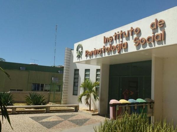 Menina passar&aacute; por acompanhamento no Sanvis, em Teresina.(Imagem:Fernando Brito/G1)