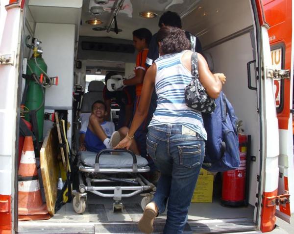 Acidente ocorrido na rua Gabriel Zarur.(Imagem:Reda&ccedil;&atilde;o)