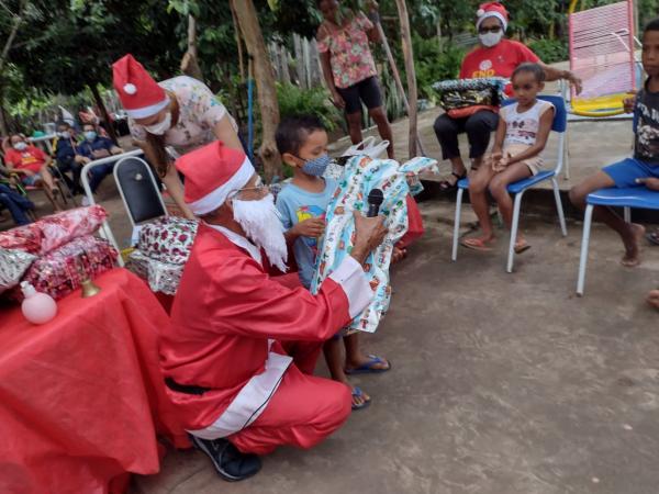 Rotary Club realiza a&ccedil;&atilde;o natalina na zona rural de Floriano(Imagem:FlorianoNews)