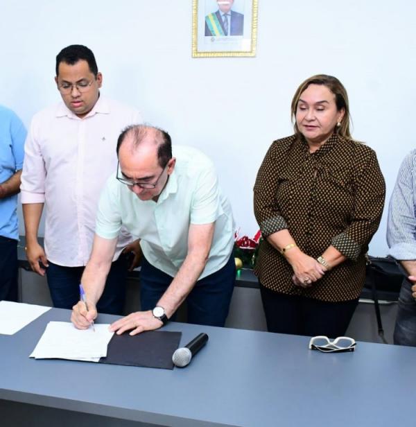 Educação: assinadas ordens de serviço para reforma e ampliação de quatro escolas da rede municipal