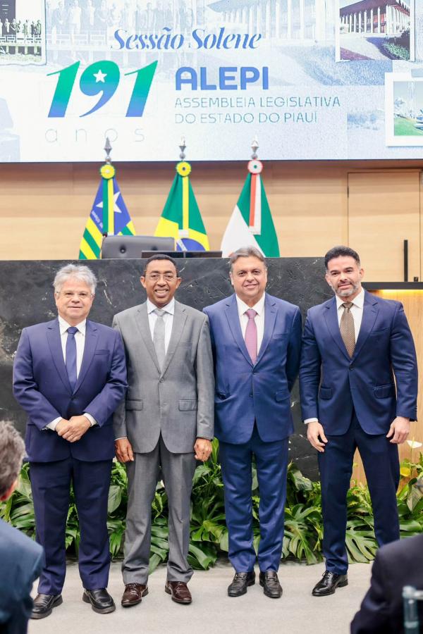 Joel Rodrigues, pr&eacute;-candidato a governador, recebe homenagem em sess&atilde;o especial na Assembleia Legislativa(Imagem:Ascom)