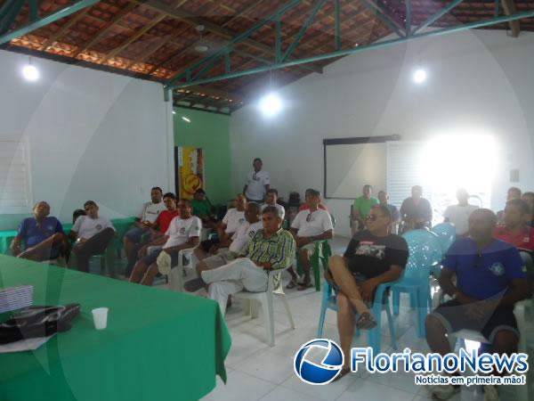 Presidente do PPL apresenta estatuto &agrave; Associa&ccedil;&atilde;o de Ex-Combatentes.(Imagem:FlorianoNews)