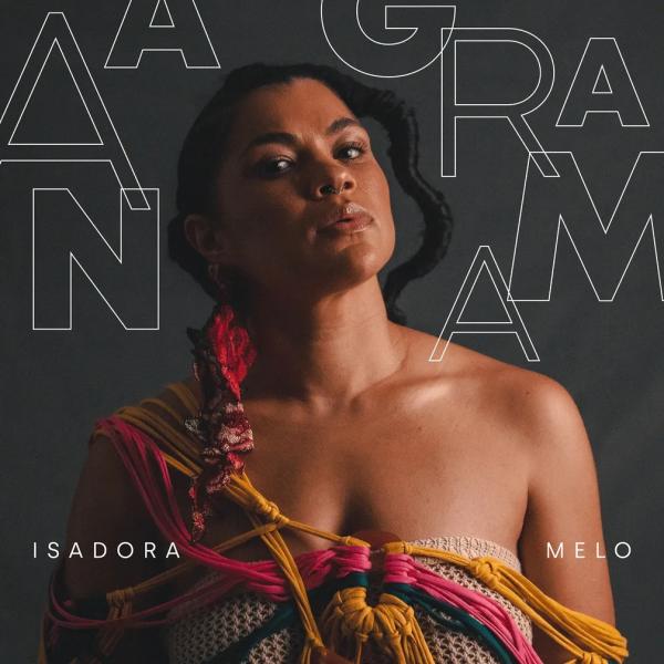 Isadora Melo monta "Anagrama" com temas autorais e músicas de Juliano Holanda e Martins