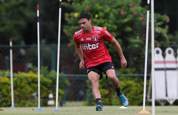 Atacante Danilo Gomes foi promovido por Fernando Diniz no S&atilde;o Paulo (Imagem:Rubens Chiri / saopaulofc.net)