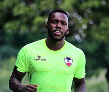 Altos confirma terceiro ex-jogador do River e pode perder volante