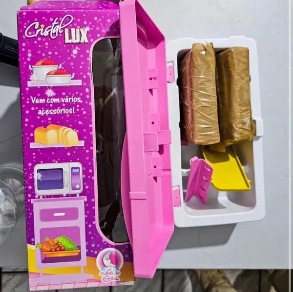 Polícia encontra cocaína escondida em brinquedo para criança e prende mulher por tráfico de drogas