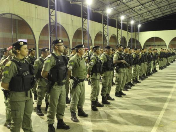 Cerca de 200 policiais militares participaram da opera&ccedil;&atilde;o.(Imagem:Ellyo Teixeira/G1)