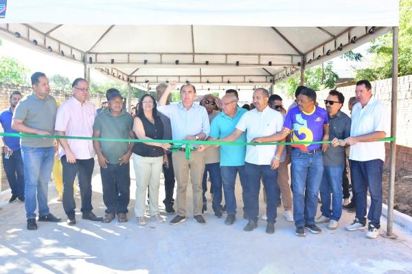  Vereadores prestigiam entrega de obras pelos 129 anos de Floriano.(Imagem:CMF)