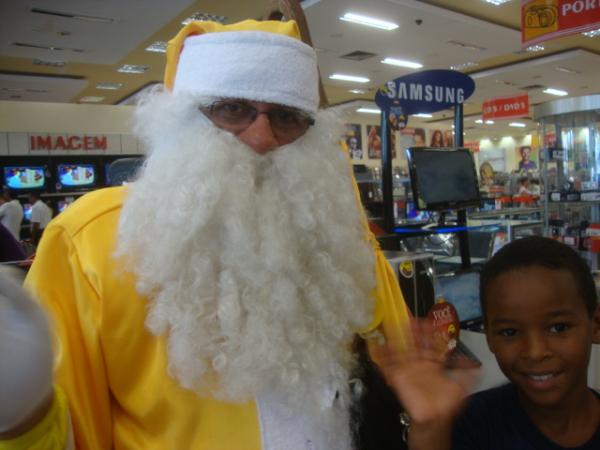 Papai Noel Amarelo(Imagem:reda&ccedil;ao)
