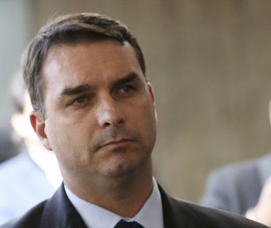Flávio Bolsonaro: MP vê indícios de lavagem de dinheiro