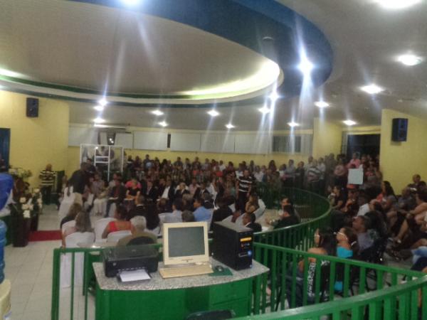 Per&iacute;odo legislativo &eacute; encerrado com entregas de T&iacute;tulo de Cidad&atilde;o Florianense.(Imagem:FlorianoNews)
