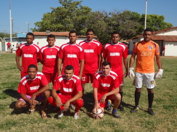Torneio de futebol marcou o Dia do Comerci&aacute;rio em Floriano.(Imagem:FlorianoNews)