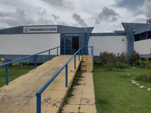 Câmara Municipal de Floriano dá início às sessões da primeira quinzena do mês de novembro