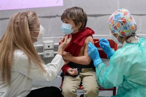 Estados dizem que não vão exigir pedido médico para a vacinação de crianças