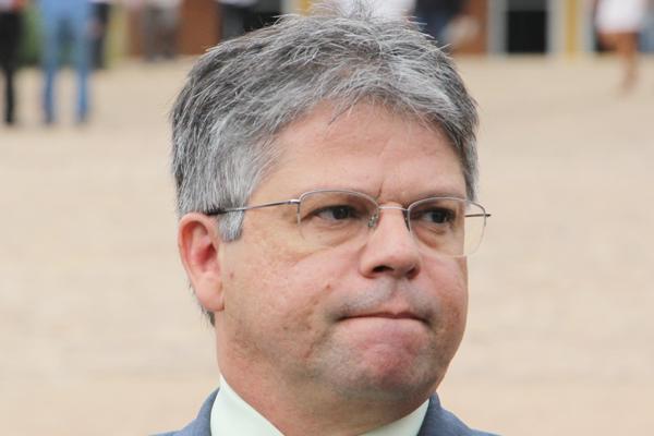 Gustavo Neiva pede providências para a Lagoa de Parnaguá