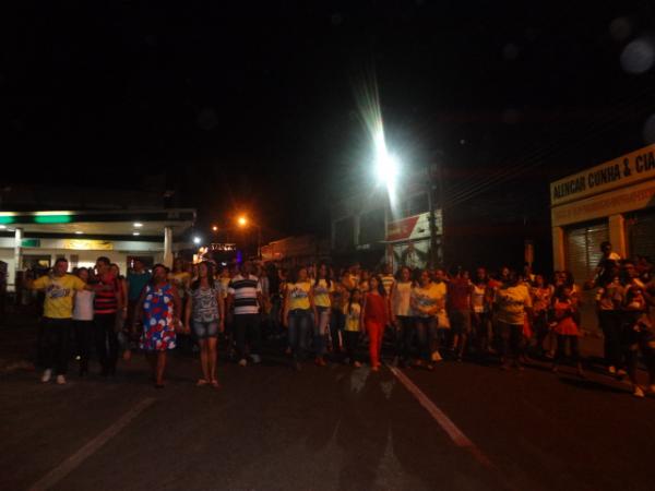 8&ordf; Marcha para Jesus leva multid&atilde;o &agrave;s ruas de Floriano.(Imagem:FlorianoNews)