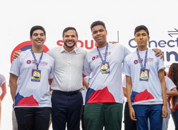 Finalistas da Seduc LEM 2025 celebram o desempenho no aprendizado de novos idiomas(Imagem:Divulga&ccedil;&atilde;o)