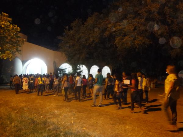 Cat&oacute;licos celebram Corpus Christi com missa e prociss&atilde;o em Floriano.(Imagem:FlorianoNews)