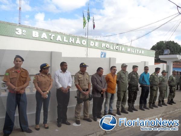 3&ordm; BPM realiza solenidade de entrega de uniformes dos alunos do CFSd 2015.(Imagem:FlorianoNews)