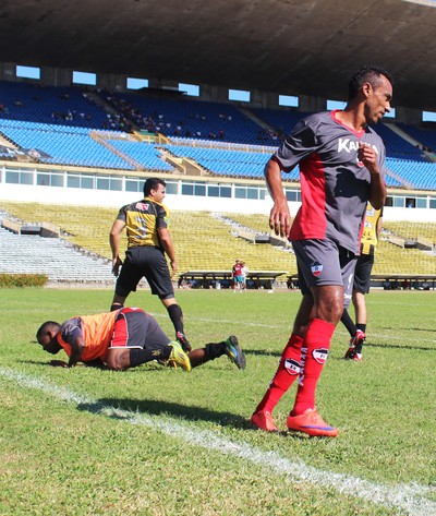 Boa dor de cabeça à vista: Raphael e Eduardo variam jeito tricolor de atacar