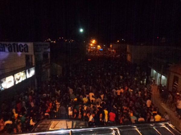 Prefeito eleito de Floriano realiza arrast&atilde;o da vit&oacute;ria.(Imagem:FlorianoNews)