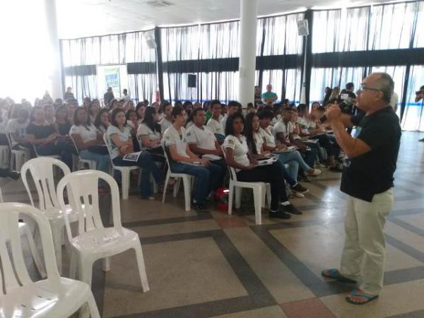 Revisão Pré-Enem traz dicas, macetes e revisão de conteúdo para estudantes de Floriano