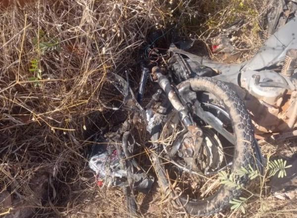 Idoso morre após ter moto atingida por carro na PI-392, Sul do Piauí; motorista foi preso