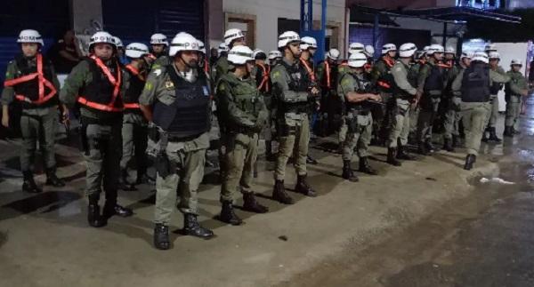 Pol&iacute;cia Militar de Floriano garante seguran&ccedil;a durante o segundo arrast&atilde;o do Carnaval.(Imagem:Reprodu&ccedil;&atilde;o/Instagram)
