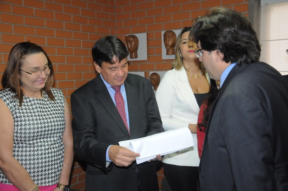 Governo apresenta projetos de lei relacionados ao fisco a deputados estaduais