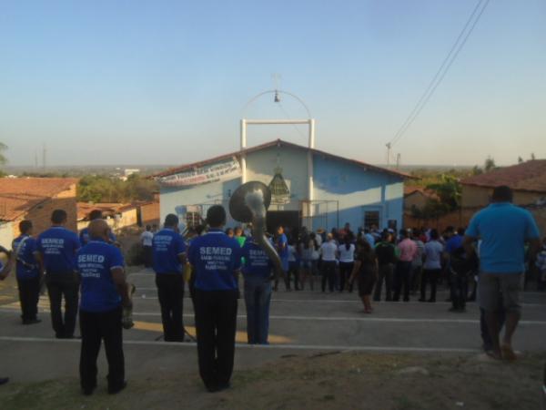 Comunidade cat&oacute;lica participa da abertura dos festejos de Nossa Senhora Aparecida.(Imagem:FlorianoNews)