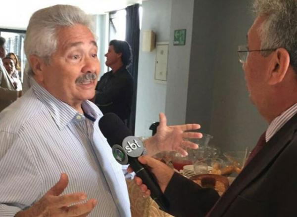 "Sou dos dois PMDBs", diz Elmano sobre dissidência no partido