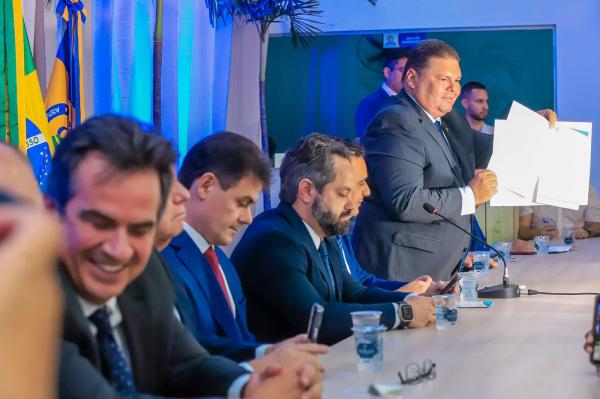 Senador Ciro Nogueira realiza um dia inteiro de reuniões e atende prefeitos, vereadores e lideranças de todo o Piauí (Imagem:Suyane Mesquita / ASCOM)