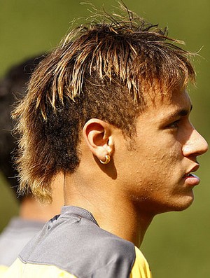 Jornal: Neymar terá que pagar R$ 222 mi ao Real se 'não cumprir palavra'