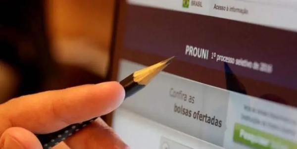 Prouni: pré-aprovados têm até hoje para comprovar informações