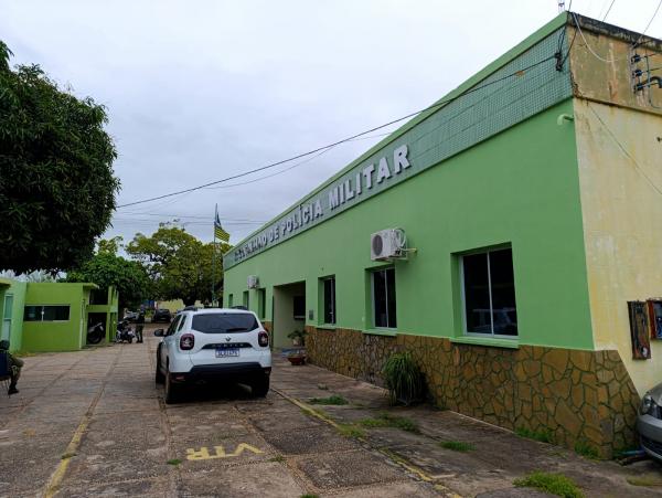 Polícia Militar apreende arma de fogo e drogas no bairro Curador, em Floriano