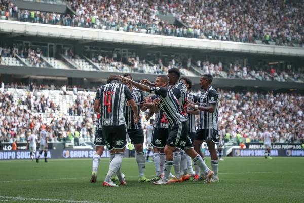 Com Hulk e Scarpa, Atlético-MG domina jogo e aplica goleada em último teste antes do clássico