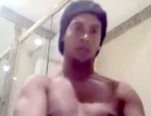 Ronaldinho, sobre vídeo: 'Confio que responsáveis serão punidos'