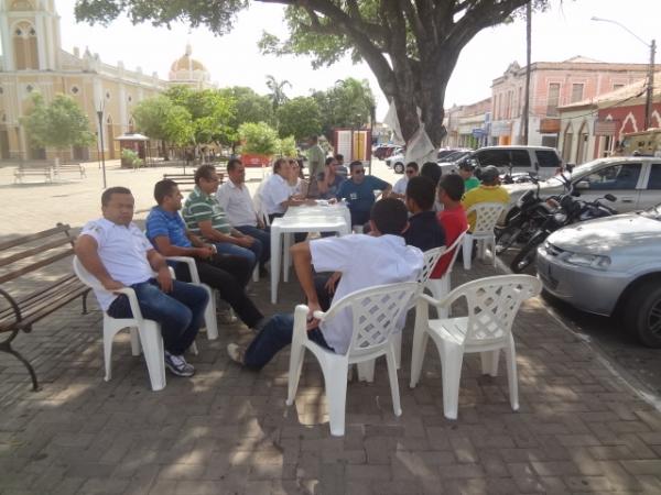 Banc&aacute;rios entram em greve por tempo indeterminado.(Imagem:FlorianoNews)