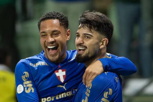 Análise: Palmeiras sobra contra o Santos em dia de festa e abre larga vantagem na Copa do Brasil