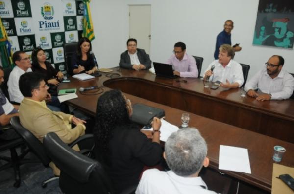 Governo e Transnordestina buscam estrat&eacute;gias que minimizem impactos da obra.(Imagem:Francisco Gil&aacute;sio)