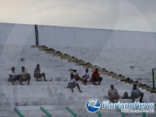 Flamengo-PI treina no Est&aacute;dio Tiber&atilde;o para enfrentar Atl&eacute;tico-GO.(Imagem:FlorianoNews)