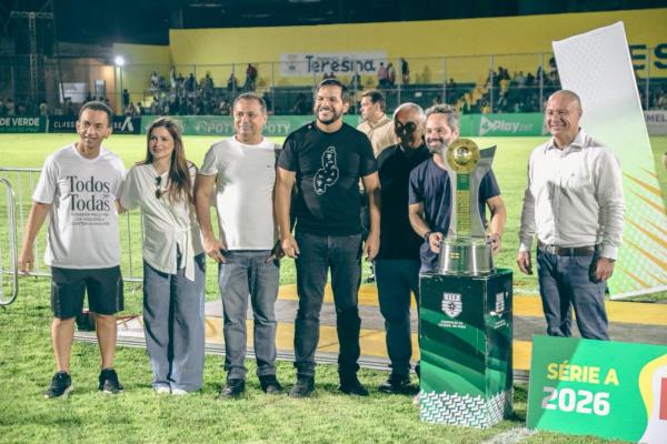 Piau&iacute; Esporte Clube conquista bicampeonato piauiense e levanta trof&eacute;u em noite de casa cheia(Imagem:Jo&atilde;o Allbert)