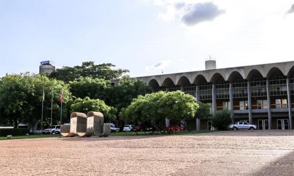 Assembleia lançará edital de concurso na segunda com salário de R$ 4 mil