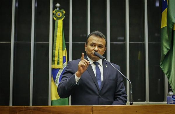 F&aacute;bio Abreu prop&otilde;e mudan&ccedil;as nas leis para combater a viol&ecirc;ncia(Imagem:Reprodu&ccedil;&atilde;o)