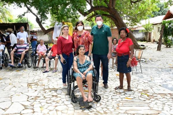 Saúde e Assistência Social realizam ação alusiva ao Dia de Combate à Violência contra a Pessoa Idosa