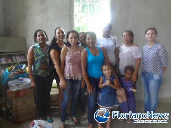 Equipe do PSF do Posto de Saúde Paulo Martins distribuiu cestas básicas e brinquedos